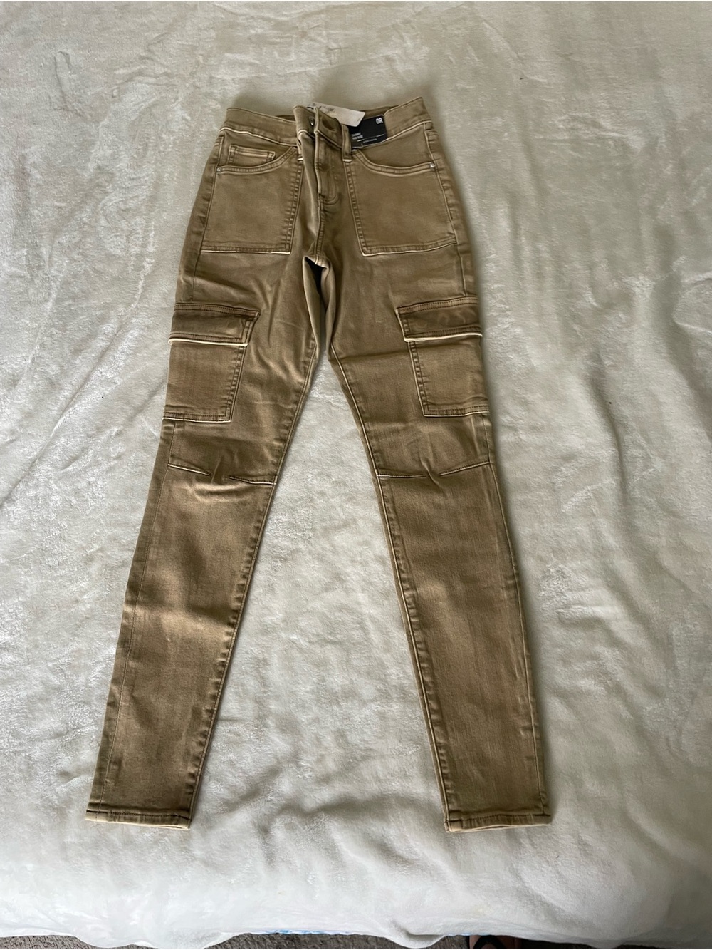 Express Women's Skinny Cargo Pants in Tan